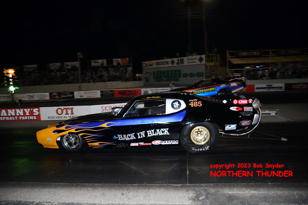 Alex Barker - 'Back in Black' (near lane) vs 
Randy Mueller - 'Crazy Randy' (far lane)